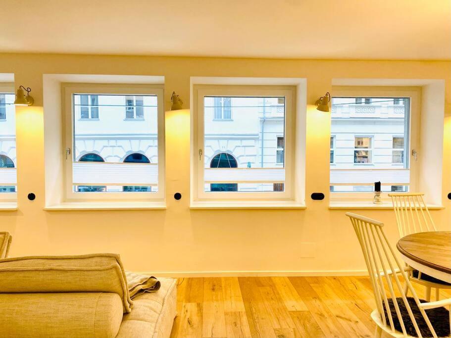 5 Minutes To At St.Stephan'S Apartment Viena Exterior foto